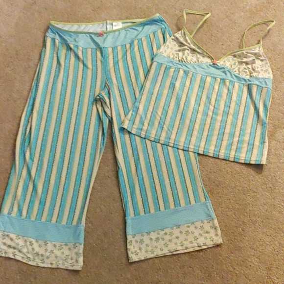 DKNYC Other - DKNY 2 piece PJ's!